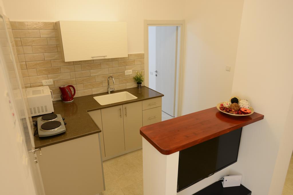 Olga Beach Apartments Haifa Esterno foto