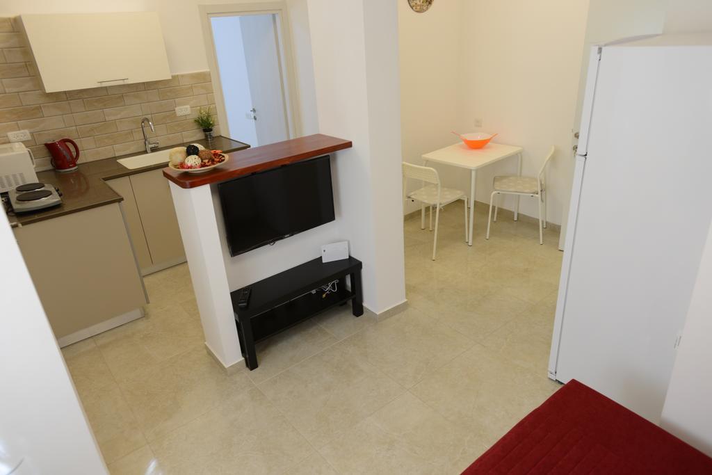 Olga Beach Apartments Haifa Esterno foto